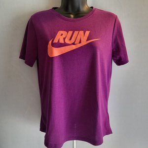 NIKE, The Nike Tee, Athletic Cut, Dri-fit Women Size Medium, Like New, EUC